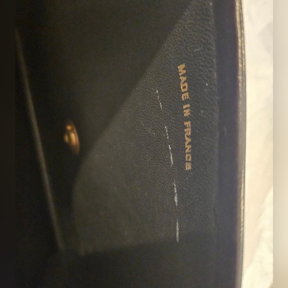 EUC vintage Chanel gold chain purse - Picture 12 of 17